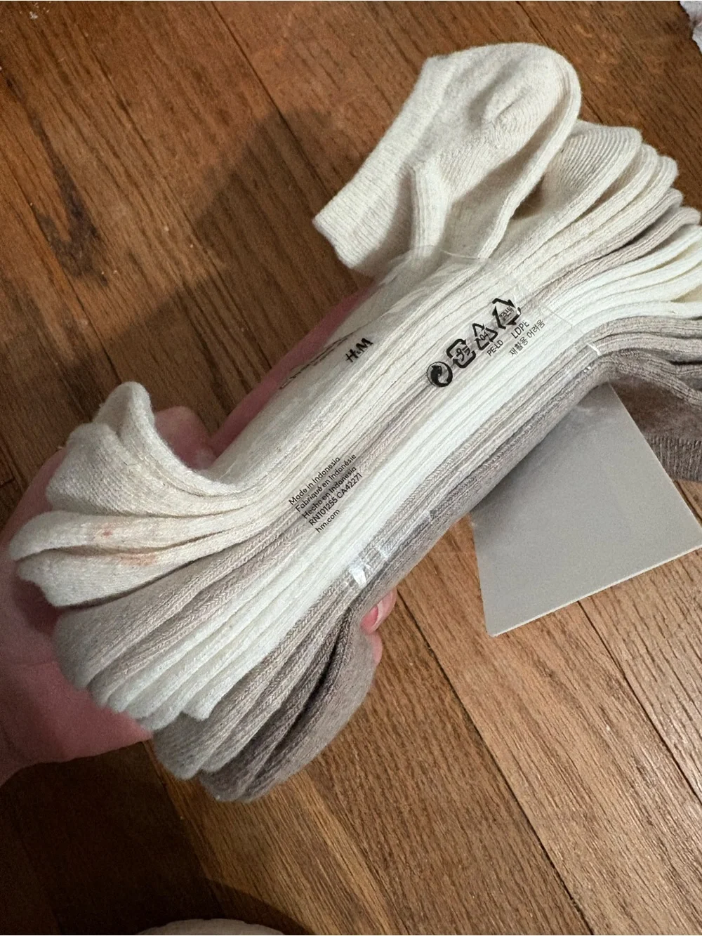 H&M pack low